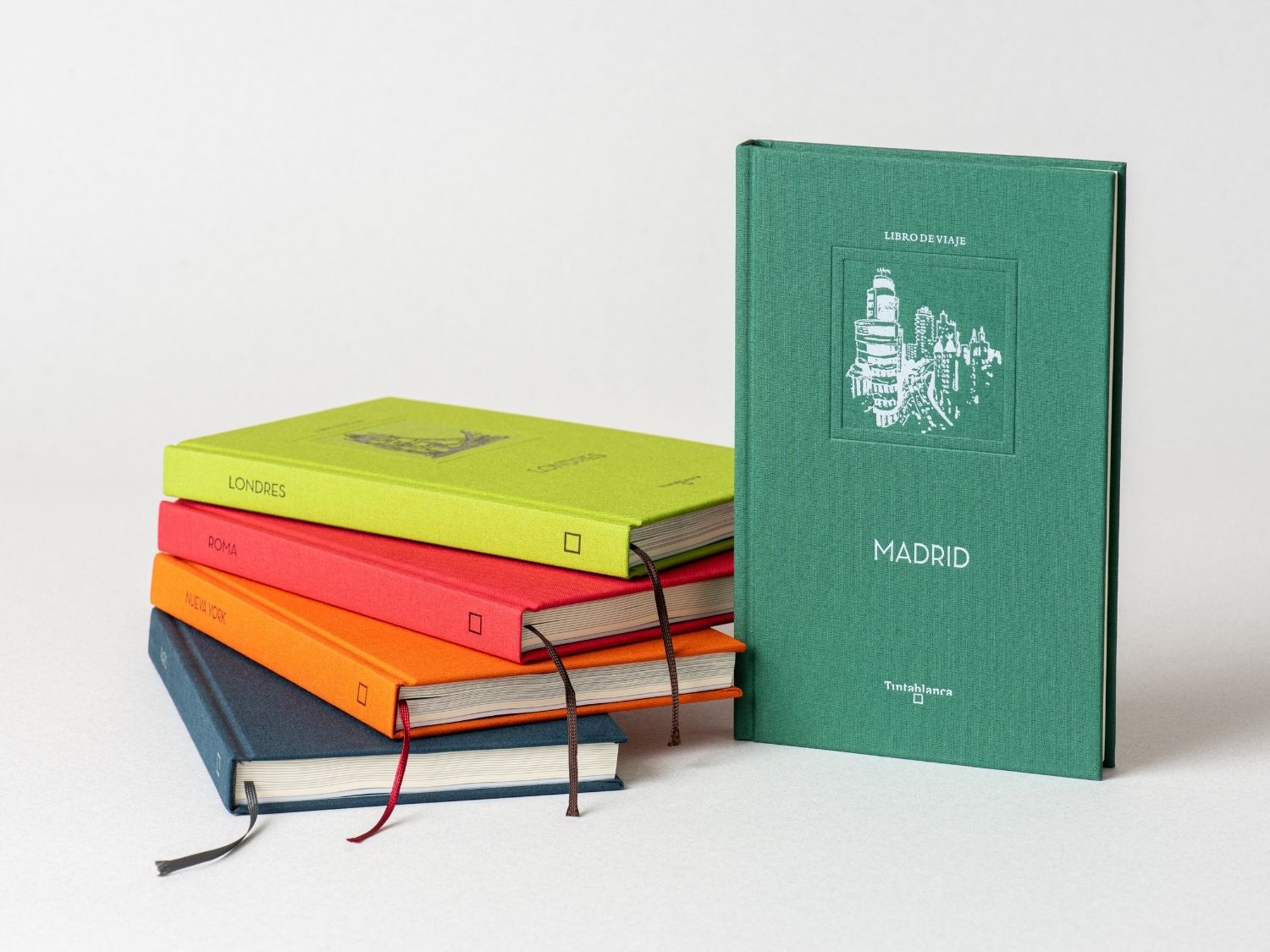 Materiales nobles en la edición de lujo: Por qué el algodón y el papel importan - Tintablanca